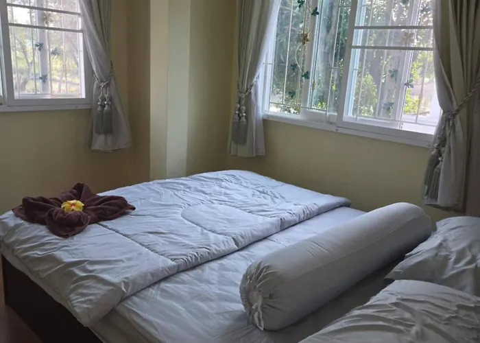Charming 3-bedroom House With Pool Near Lat Krabang Airport バンコク都