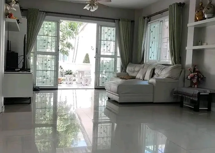 別荘 Charming 3-bedroom House With Pool Near Lat Krabang Airport *