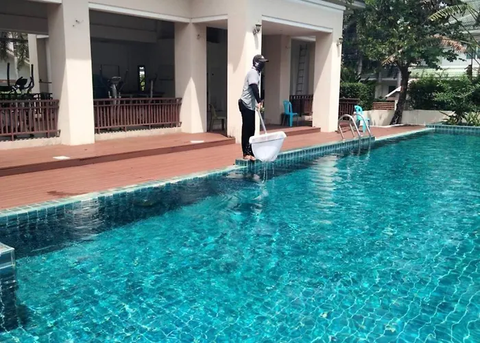 Charming 3-bedroom House With Pool Near Lat Krabang Airport 別荘 バンコク都
