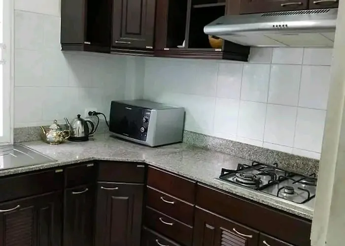 Charming 3-bedroom House With Pool Near Lat Krabang Airport 別荘 *