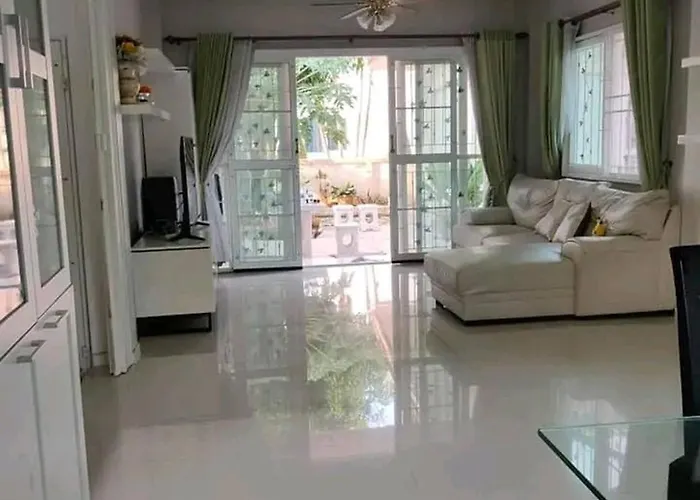 Charming 3-bedroom House With Pool Near Lat Krabang Airport * バンコク都